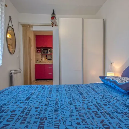 Happy Time Apartment