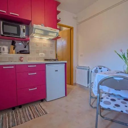 Happy Time Apartment