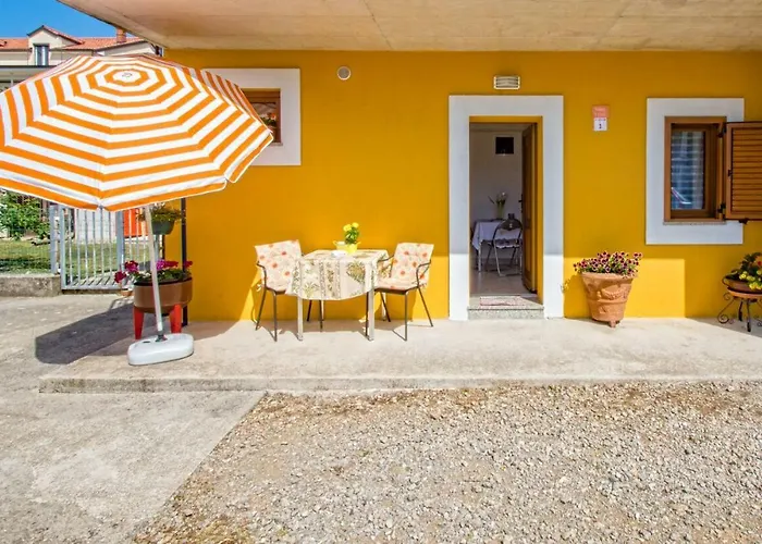 Happy Time アパート *